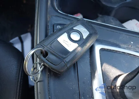 2013 BMW 328I xDrive z USA, uszkodzony, nr VIN WBA3B5G51DNS01577